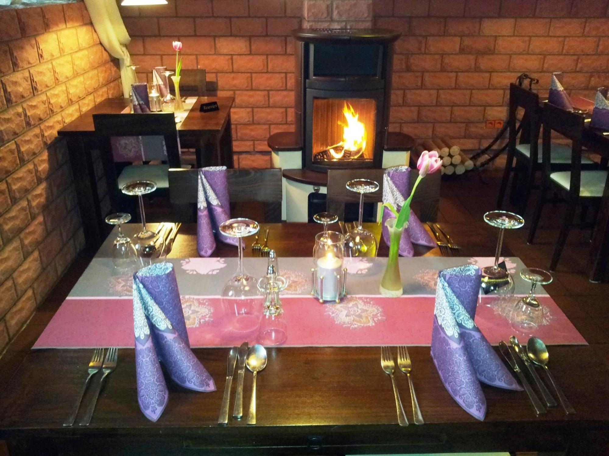 Wellnesshotel & Restaurant Hexenschopf Лёффинген Экстерьер фото