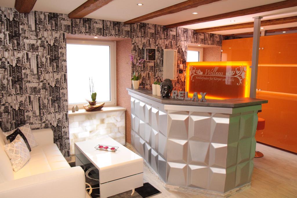Wellnesshotel & Restaurant Hexenschopf Лёффинген Экстерьер фото
