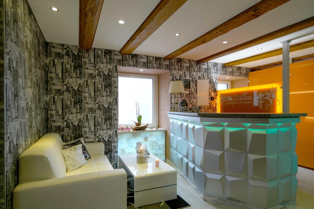 Wellnesshotel & Restaurant Hexenschopf Лёффинген Экстерьер фото