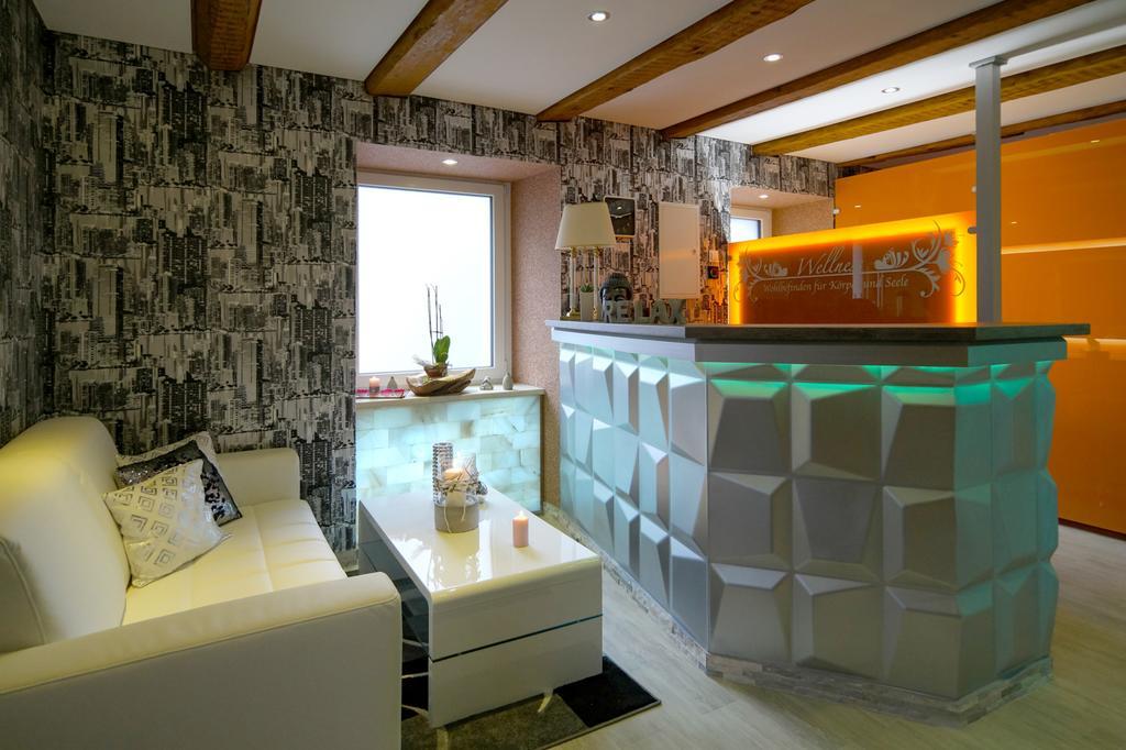 Wellnesshotel & Restaurant Hexenschopf Лёффинген Экстерьер фото